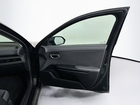 Used 2025 Kia K4 LXS image 31