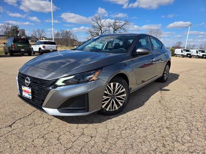 Used 2023 Nissan Altima 2.5 SV