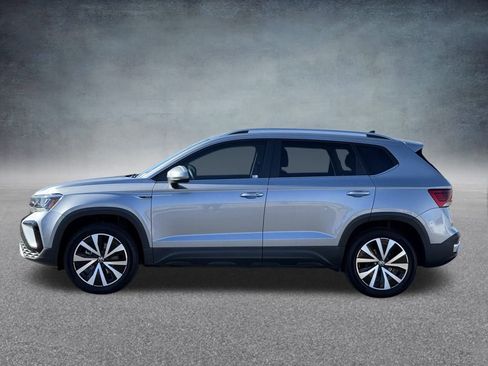 Used 2022 Volkswagen Taos SE image 6