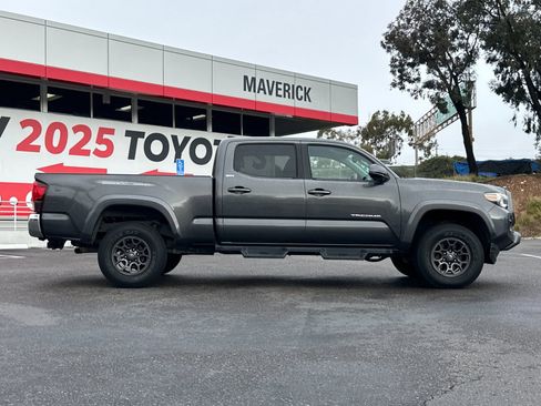 Used 2018 Toyota Tacoma SR5 image 6