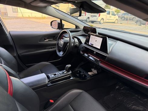 Used 2023 Toyota Prius Prime FWD image 12