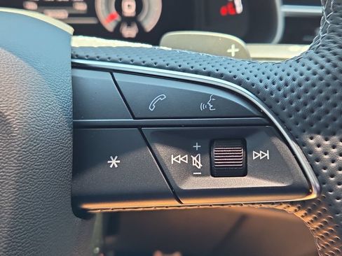 Certified 2025 Audi SQ7 Premium Plus AWD/4WD image 27