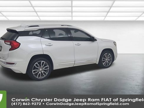 Used 2024 GMC Terrain Denali w/ Denali Premium Package image 15