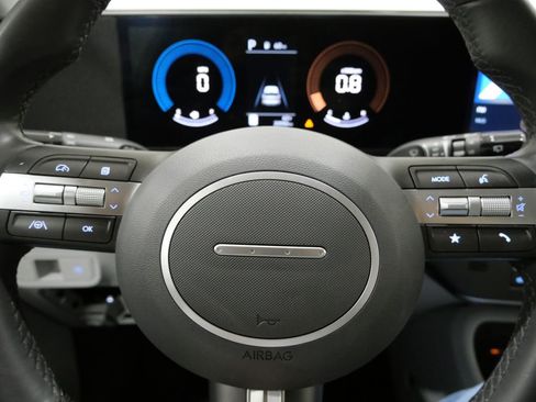 Used 2025 Hyundai Kona SEL image 13