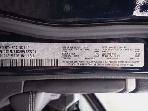 Used 2023 Jeep Grand Cherokee L Limited w/ Luxury Tech Group II image 24