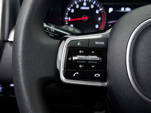 Certified 2023 Kia Sorento LX FWD image 33