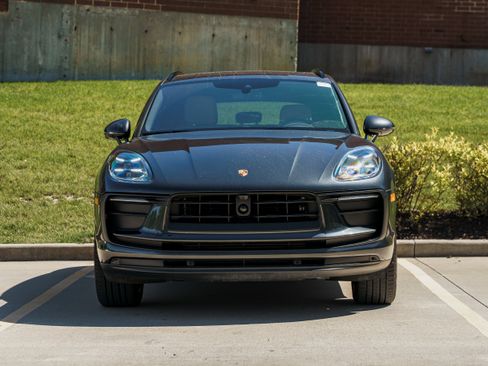 Used 2023 Porsche Macan Turbo AWD/4WD image 30