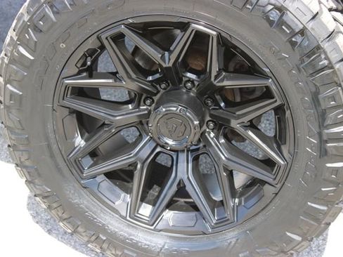 Used 2024 Ford F250 Platinum image 17