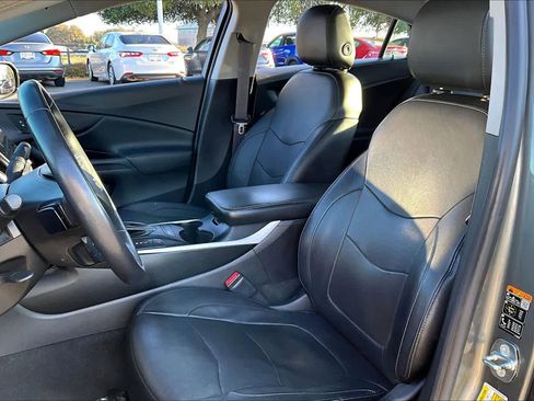 Used 2017 Chevrolet Volt LT w/ Comfort Package image 8