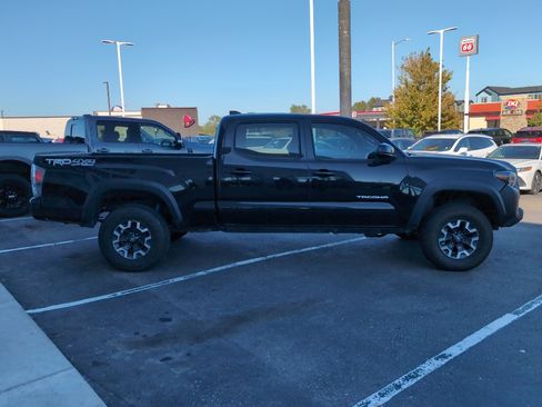 Used 2021 Toyota Tacoma TRD Off-Road image 4