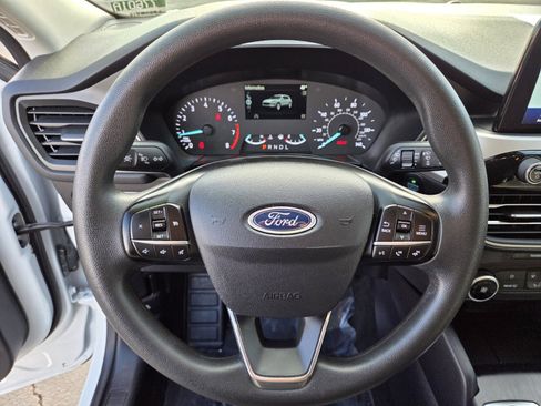 Certified 2022 Ford Escape SE w/ SE Sport Appearance Package image 18