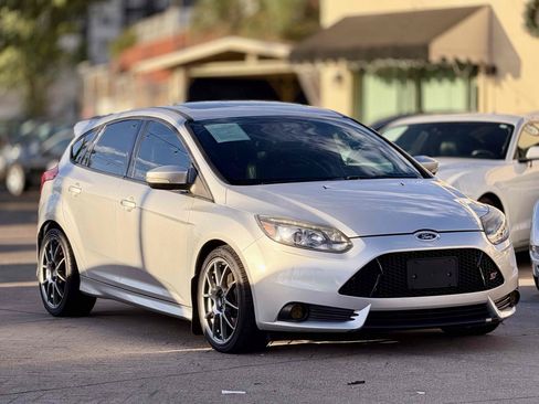 Used 2014 Ford Focus ST w/ Equipment Group 202A FWD image 3