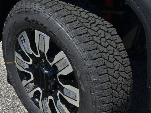 New 2025 GMC Sierra 2500 Denali w/ Denali Reserve Package image 3