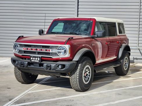 New 2026 Ford Bronco Outer Banks w/ Sasquatch Package image 2