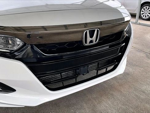 Used 2018 Honda Accord Sport image 29