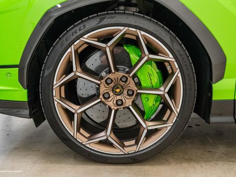 Used 2024 Lamborghini Urus Performante AWD/4WD image 6