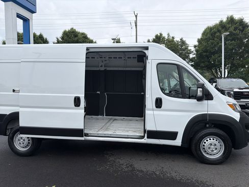 Used 2025 RAM ProMaster 2500 w/ Convenience Group FWD image 28