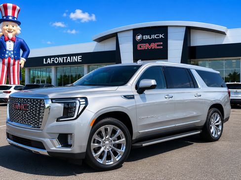 Used 2023 GMC Yukon XL Denali w/ Denali Reserve Package AWD/4WD image 1
