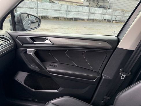 Used 2024 Volkswagen Tiguan SE image 27