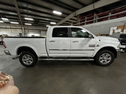 Used 2018 RAM 2500 Laramie AWD/4WD image 1