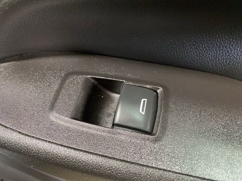 Used 2020 Chevrolet Equinox Premier image 22