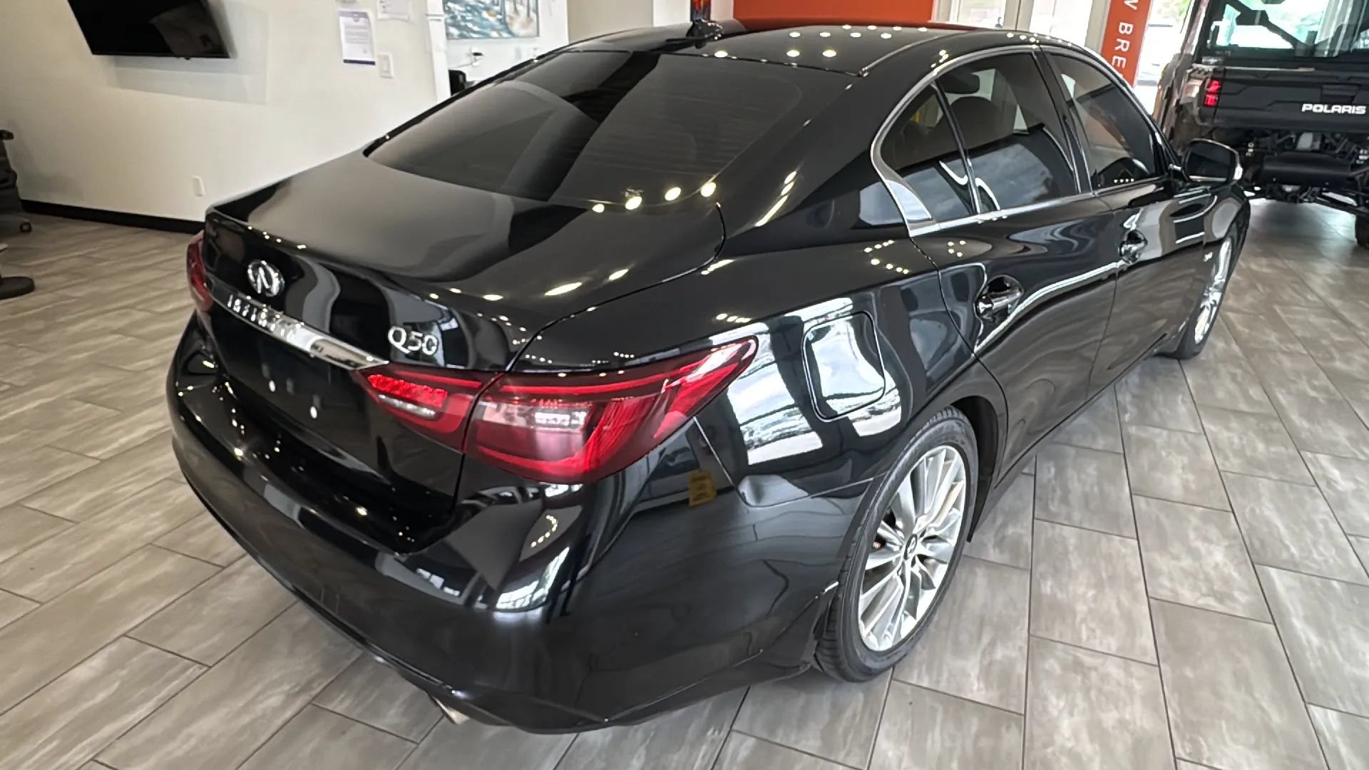 Used 2019 INFINITI Q50 Luxe w/ Cargo Package (L96) RWD image 15