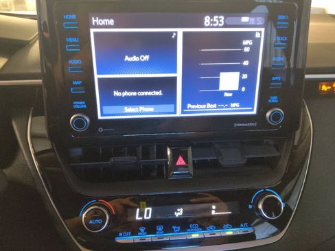 Used 2022 Toyota Corolla LE image 25