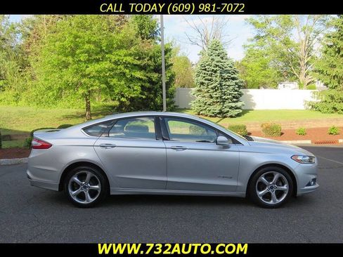 Used 2014 Ford Fusion SE w/ Equipment Group 501A FWD image 4