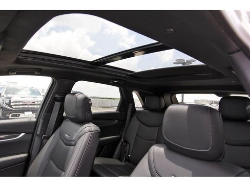 New 2026 Cadillac XT5 Sportv w/ LPO, Onyx Lite Package AWD/4WD image 23