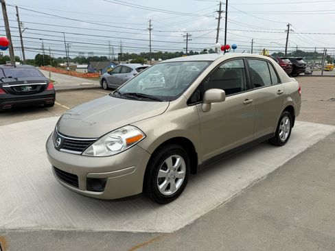 Used 2009 Nissan Versa Sedan w/ Convenience Pkg FWD image 6