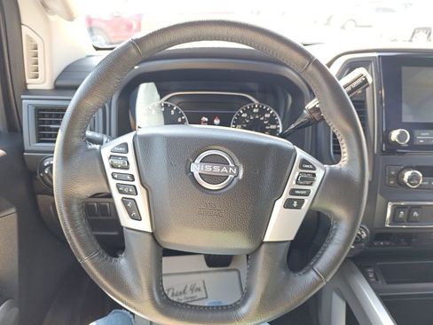 Used 2024 Nissan Titan SV w/ SV Convenience Package image 14