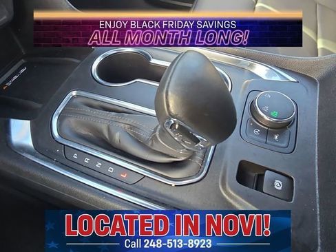 Used 2023 Chevrolet Traverse LT w/ LT Premium Package image 23