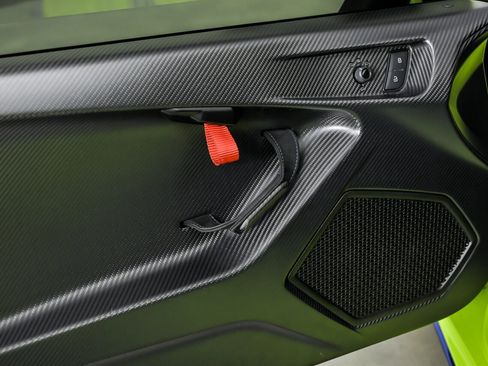 Used 2022 Lamborghini Huracan STO image 18