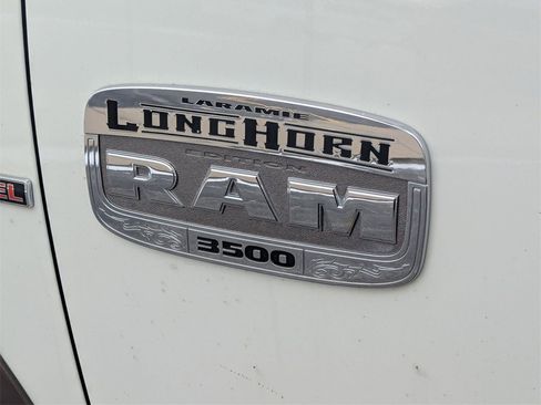Used 2018 RAM 3500 Laramie Longhorn w/ Longhorn Southfork Package image 9