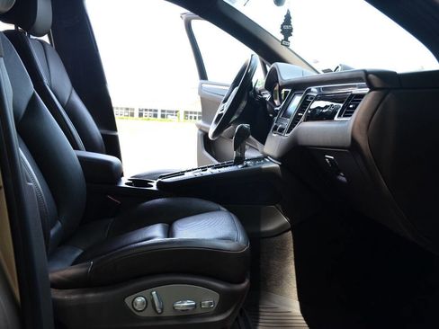 Used 2016 Porsche Macan S image 15
