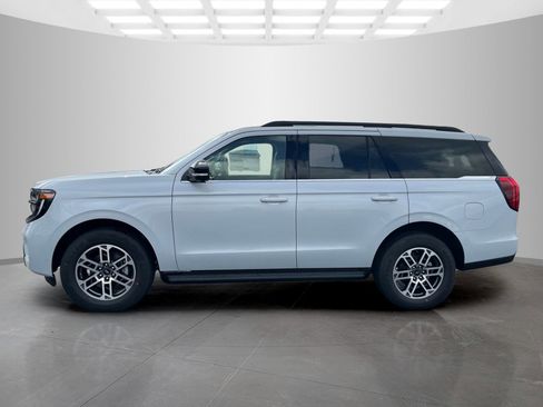 New 2025 Ford Expedition Active image 7