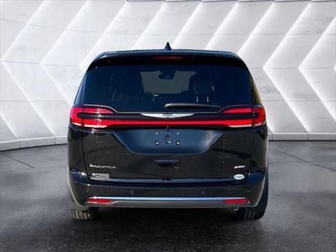 New 2026 Chrysler Pacifica Select image 21