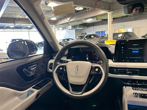 Used 2026 Lincoln Aviator Reserve w/ Illumination Package image 25