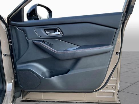 Certified 2025 Nissan Rogue SV AWD/4WD image 24
