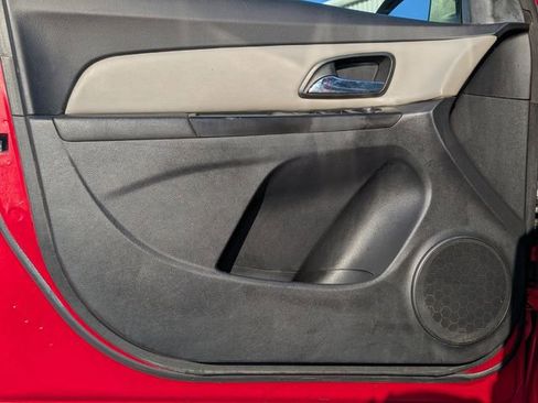Used 2014 Chevrolet Cruze LS FWD image 11