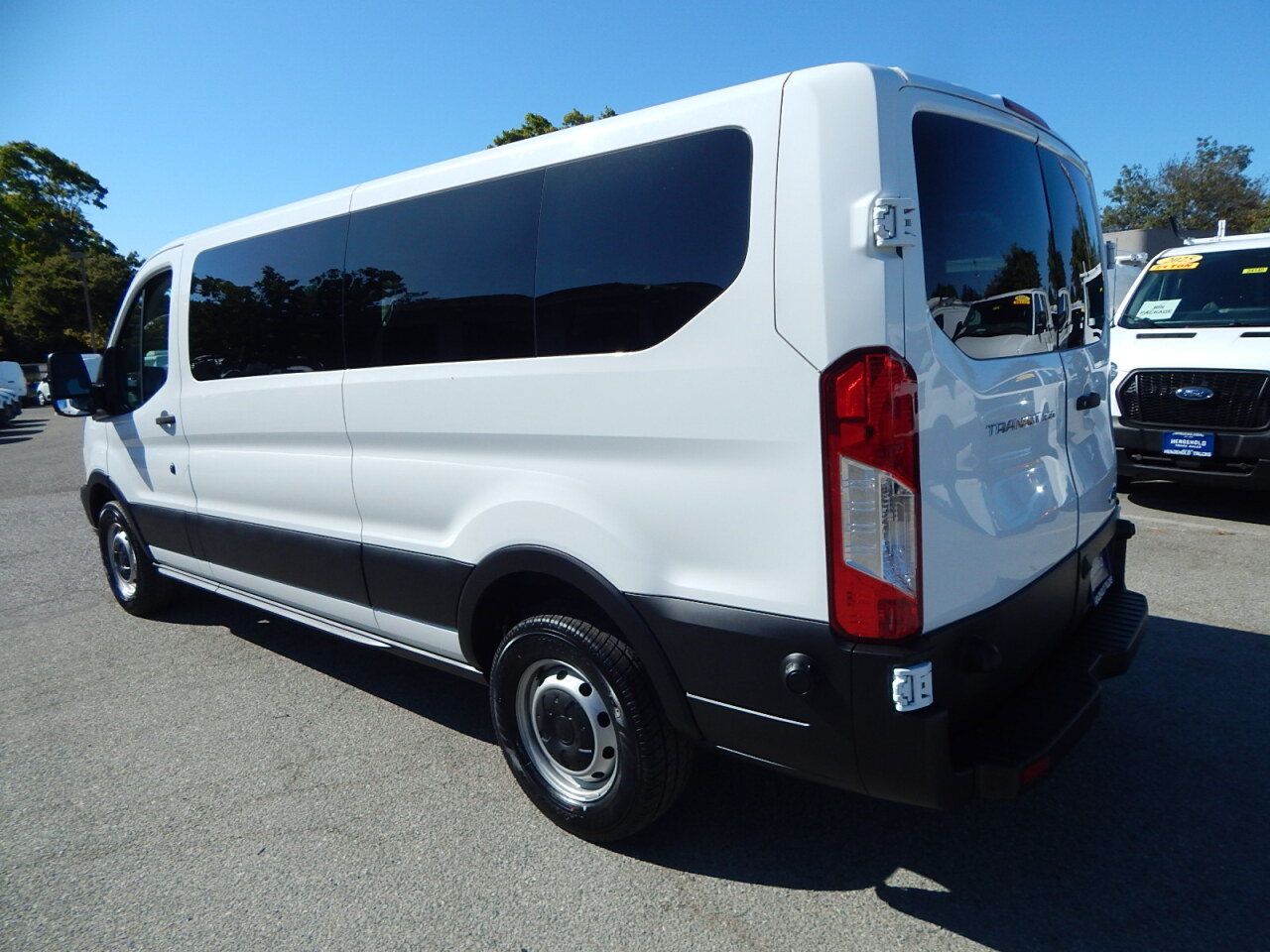 Used 2018 Ford Transit 350 XL RWD image 6