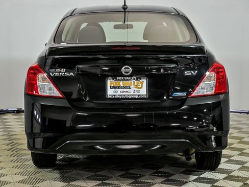 Used 2016 Nissan Versa SV w/ SV Tech Package FWD image 7