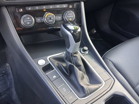 Used 2023 Volkswagen Jetta SE FWD image 24