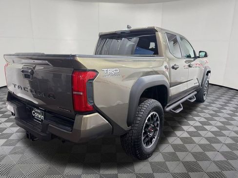 Used 2025 Toyota Tacoma TRD Off-Road AWD/4WD image 6