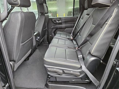 Used 2023 GMC Yukon XL SLT image 10