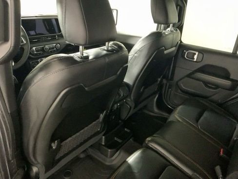 Used 2024 Jeep Wrangler Unlimited Sahara w/ Technology Group AWD/4WD image 32