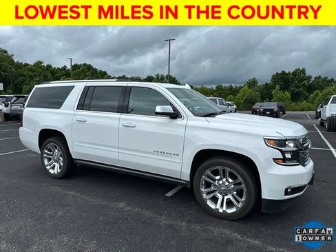 Used 2020 Chevrolet Suburban Premier w/ Premier Plus Edition AWD/4WD image 3
