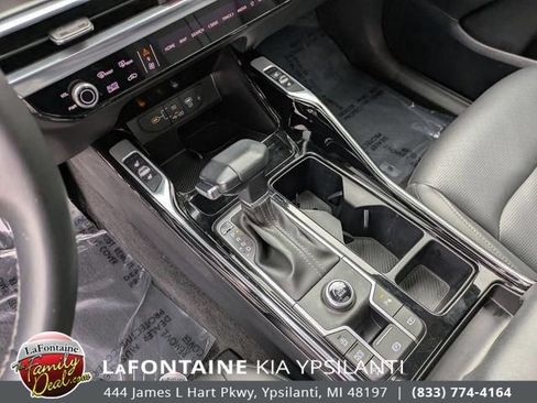 Certified 2025 Kia Sorento SX FWD image 23