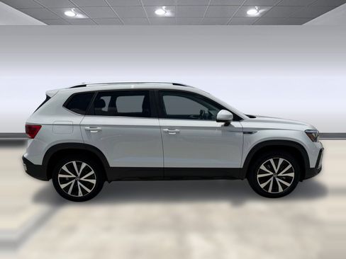 Used 2022 Volkswagen Taos SE AWD/4WD image 7