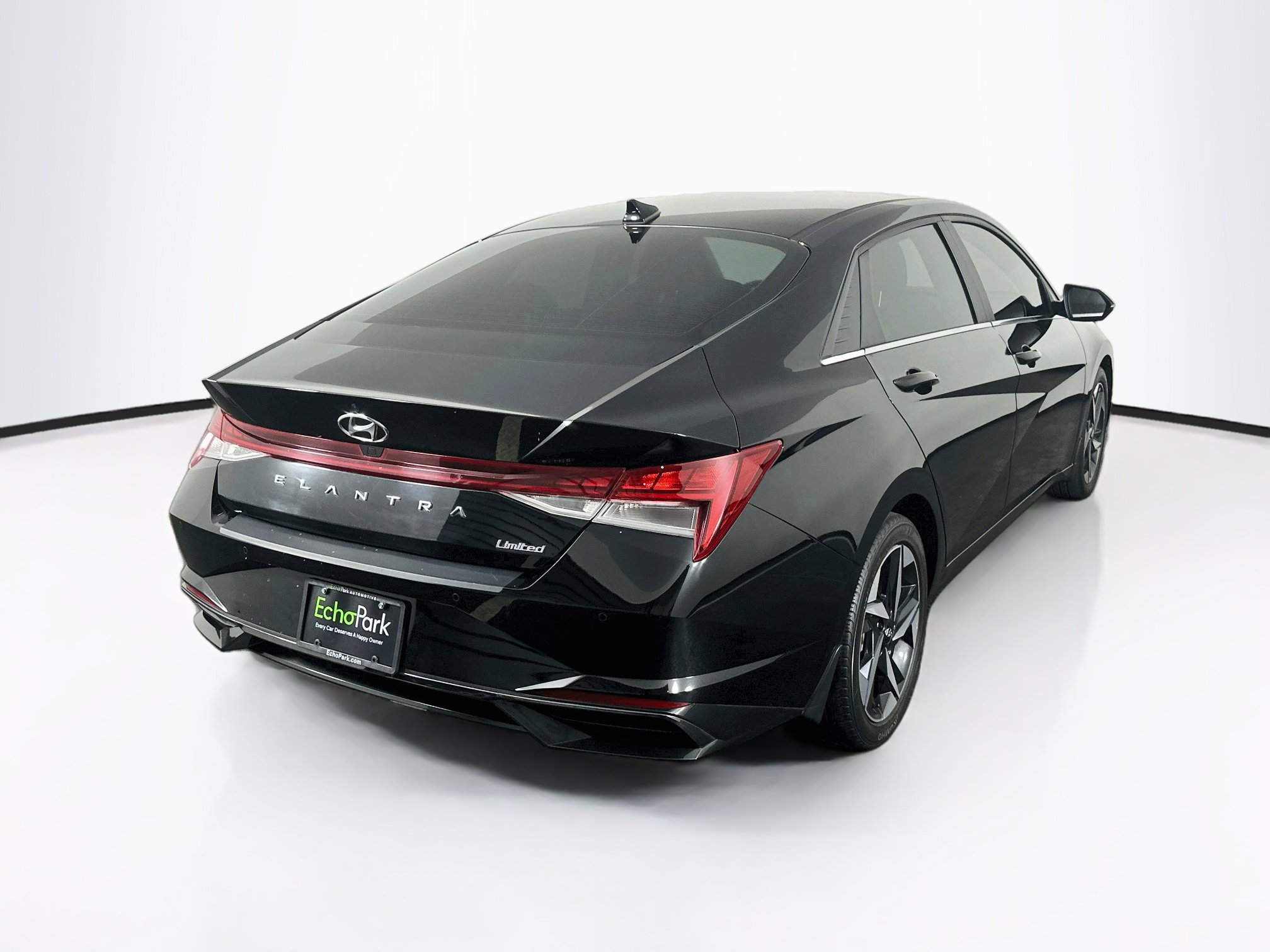 Used 2023 Hyundai Elantra Limited FWD image 9